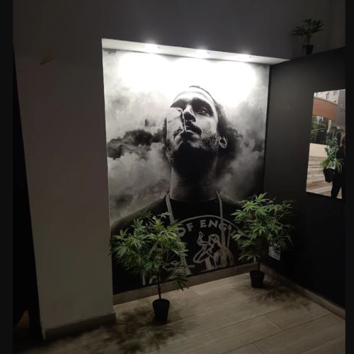 DOE BCN Barcelona club entrance with members