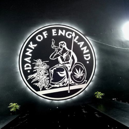 DOE BCN Barcelona club entrance with members